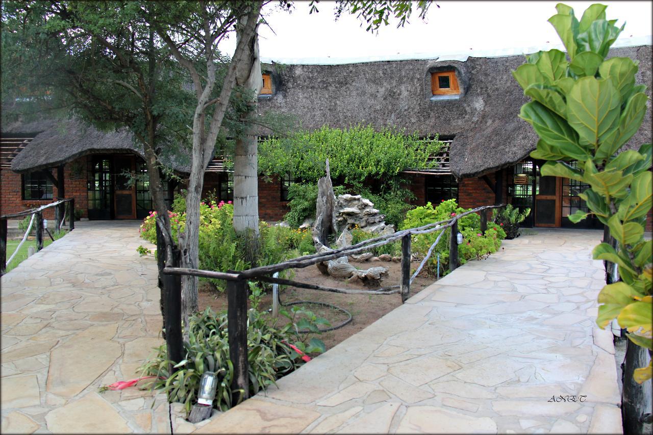 Fiume Lodge Grootfontein Esterno foto